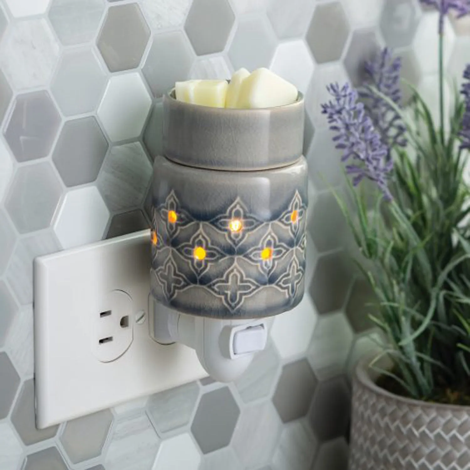 Jasmine Pluggable Fragrance Warmer PIJSM