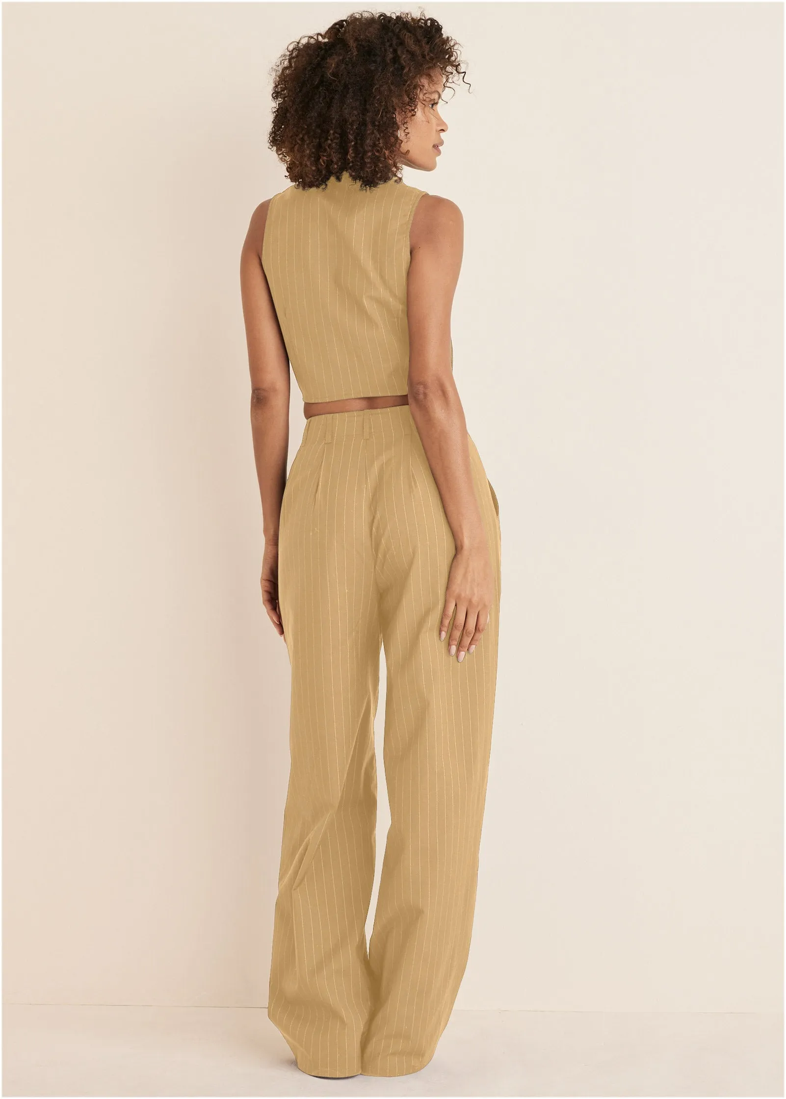 Sleeveless Cropped Suit Set - Camel